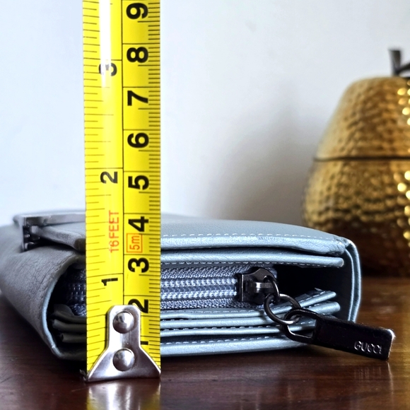 Gucci Leather Continental Flap Gray Wallet Rectangular "G" Signature Gucci Clasp - Picture 15 of 16